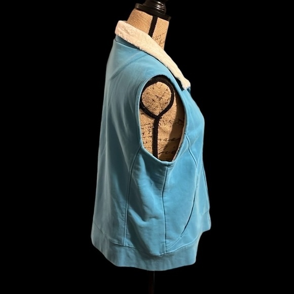 L.L. Bean aqua fleece lined zip front vest size large - Picture 3 of 6